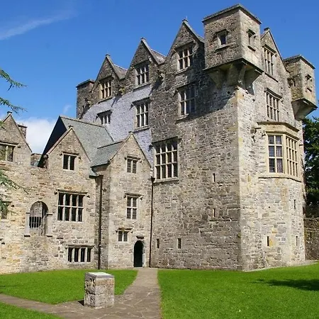 The Blue House - Romantic Mountain Donegal Town