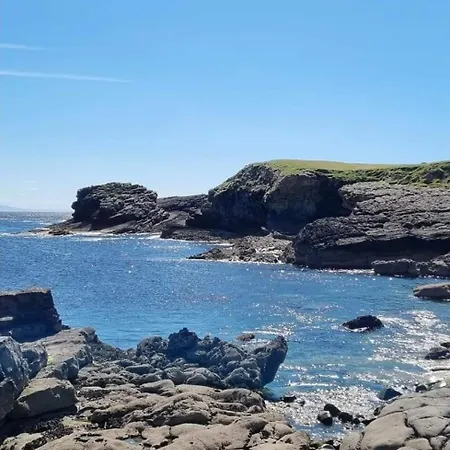 The Blue House - Romantic Mountain Holiday home