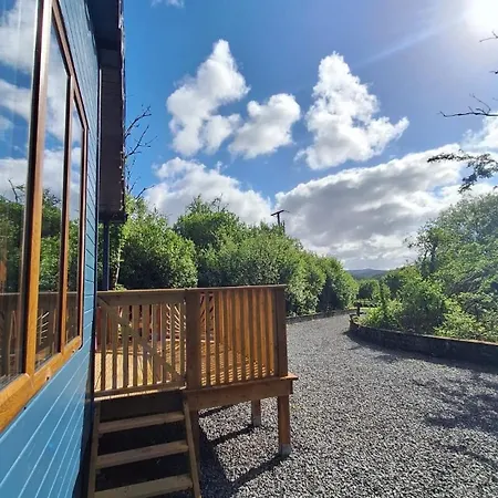 The Blue House - Romantic Mountain Holiday home Donegal Town