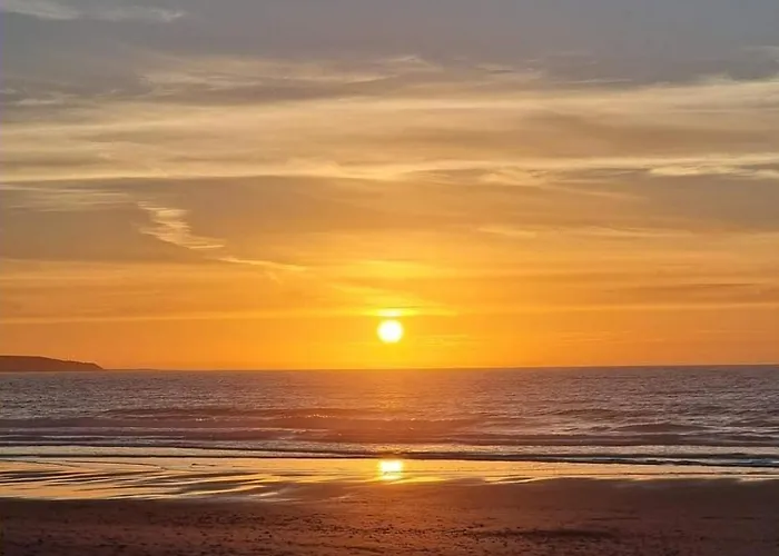 The Blue House - Romantic Mountain * Donegal Town